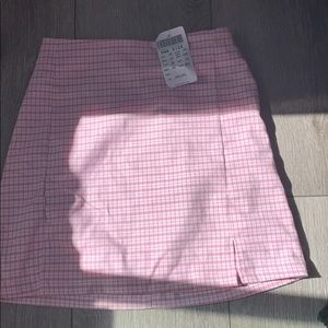 BRAND NEW PINK CARA SKIRT BRANDY MELVILLE